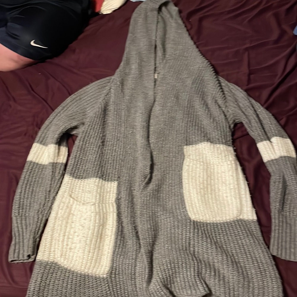 And eway size large cardigan